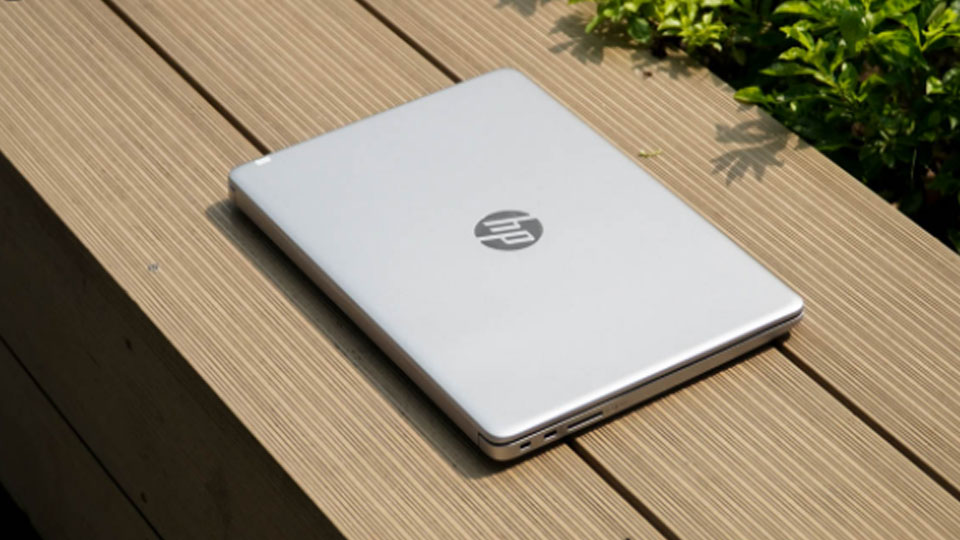 Laptop HP Notebook 240 G8 (3D0F0PA) đầy đủ cổng kết nối đa dạng